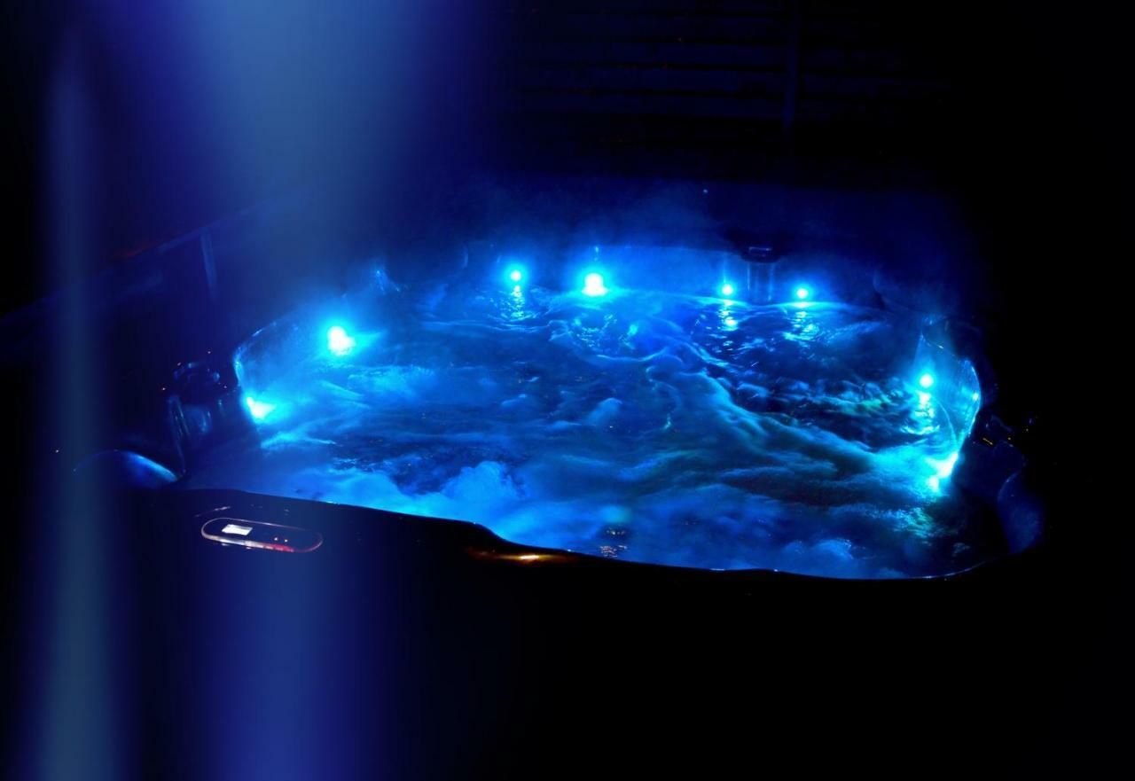 Villa Dakota - Jacuzzi, Zwembad, Playstation Durbuy Dış mekan fotoğraf